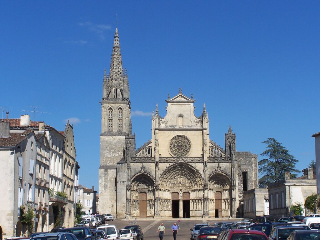 Bazas — la cathédrale Saint-Jean-Baptiste et la place de la Cathédrale