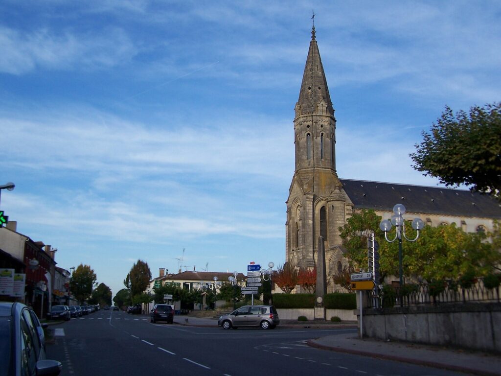 Captieux — le bourg et l’église